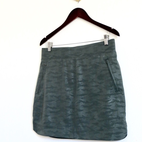 NEW! Orvis Camo Active Travel Skort Green SZ M - Picture 3 of 11